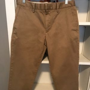 Banana Republic Chinos tapered fit size 32x32